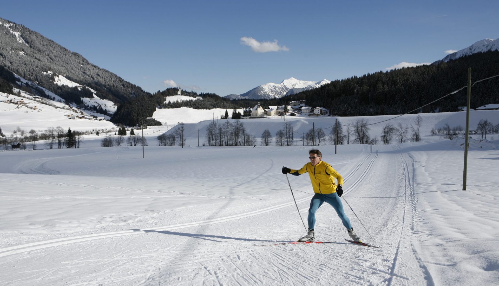 Langläufer auf Schneepiste